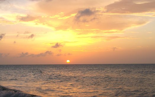 (4993) Honduras-La Ceiba/ Ferienanlage mit eigener Sandstrand im Karibischen Meer-<br>Hotel-Neubau möglich!