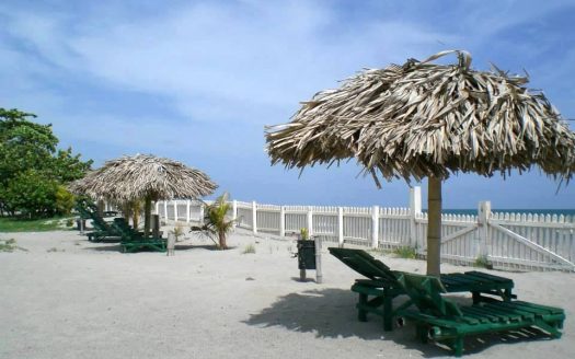 (4993) Honduras-La Ceiba/ Ferienanlage mit eigener Sandstrand im Karibischen Meer-<br>Hotel-Neubau möglich!
