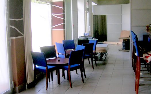 (6338) Alt-Hohenschönhausen/ Gewerberäume-Ladenlokal mit 20 m Schaufenster (vielseitig nutzbar)