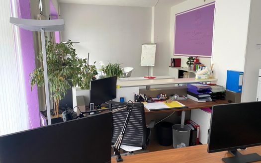 (6338) Alt-Hohenschönhausen/ Gewerberäume-Ladenlokal mit 20 m Schaufenster (vielseitig nutzbar)