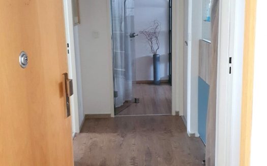 – LANKWITZ-GRÜNLAGE/ Bezugsfrei Eigentumswohnung mit Balkon (möbliert- Airbnb geeignet)-
