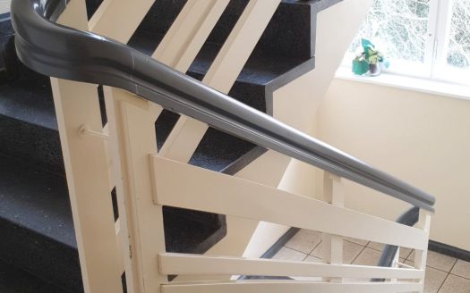 – LANKWITZ-GRÜNLAGE/ Bezugsfrei Eigentumswohnung mit Balkon (möbliert- Airbnb geeignet)-