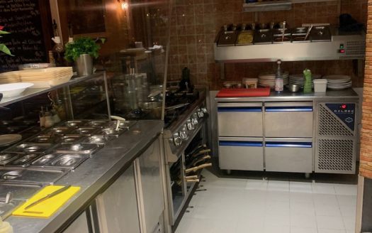 Kiezlage/ Pizzeria inkl.Inventar + 2 Zimmer Wohnung sucht Nachfolger
