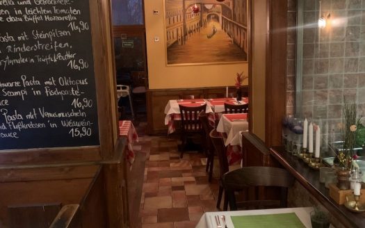 Kiezlage/ Pizzeria inkl.Inventar + 2 Zimmer Wohnung sucht Nachfolger