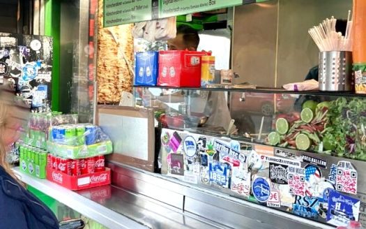 Schillerkiez-Leinestr. U8/ Döner-Imbiss inkl.Ausstattung abzugeben (Abstand erforderlich)