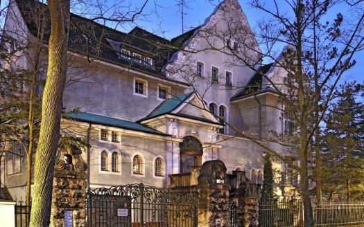 Grunewald / Gründerzeitvilla mit 7 Einheiten und Seezugang zum Königssee (bereits aufgeteilt)