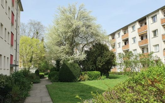 – LANKWITZ-GRÜNLAGE/ Bezugsfrei Eigentumswohnung mit Balkon (möbliert- Airbnb geeignet)-