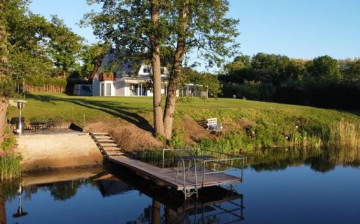 Wohnen am Motzener See / exkl. Villa mit Wassergrundstück, Pool und eigenem Steg