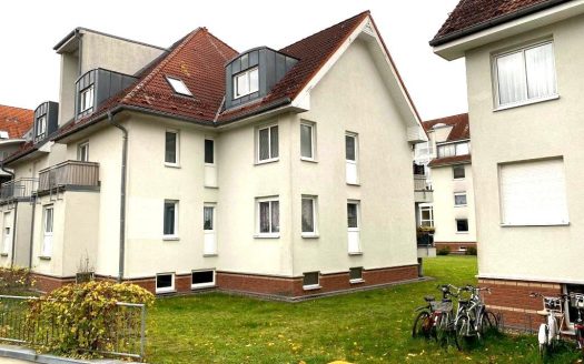 Nähe Renbahn/ Terrassenwohnung mit Terrasse mit Bad und G-WC