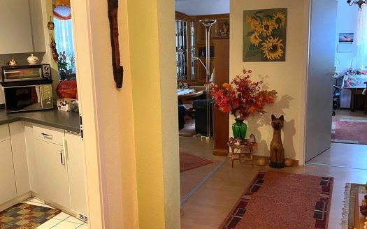 Nähe Renbahn/ Terrassenwohnung mit Terrasse mit Bad und G-WC