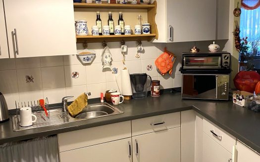 Nähe Renbahn/ Terrassenwohnung mit Terrasse mit Bad und G-WC