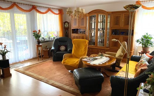 Hoppegarten/ Nähe Rennbahn- Wohnen in Stadtvilla mit Terrasse, Marmorbad, G-WC und Stellplatz