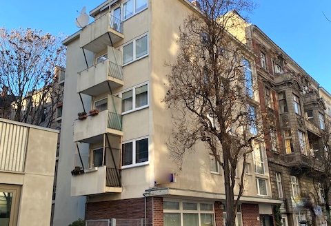 Berlin-Moabit/ Wohn-und Geschäftshaus mit Lift, Keller u.Kfz-Stellpl. (DG-Ausbaupotenzial)