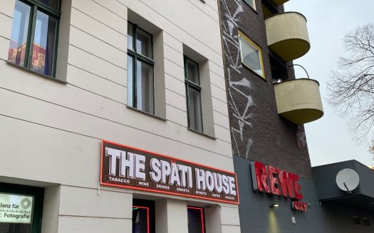 Nähe Viktoriapark/ Gewerbeladen im EG, z.Zt.Spätkauf (über 7% Rendite)