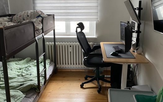 Wohnen im Malerviertel/Altbauwohnung mit Balkon, EBK, Wannenbad + DG-Ausbaupotenzial