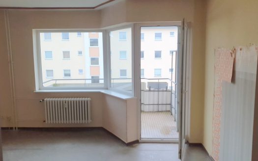 -Nähe FU-Gemeindepark/ Bezugsfreie Wohnung mit Balkon, Wannenbad, Stellplatz (WG-Tauglich)-