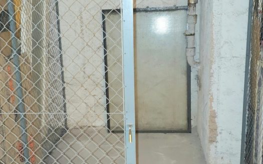 -Nähe FU-Gemeindepark/ Bezugsfreie Wohnung mit Balkon, Wannenbad, Stellplatz (WG-Tauglich)-