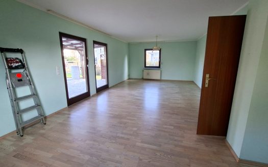 Nähe Köpenicker Str./ Freistehendes Einfamilienhaus mit Vollkeller und Garage