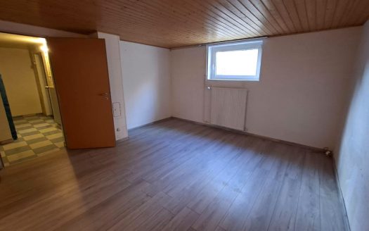 Nähe Köpenicker Str./ Freistehendes Einfamilienhaus mit Vollkeller und Garage