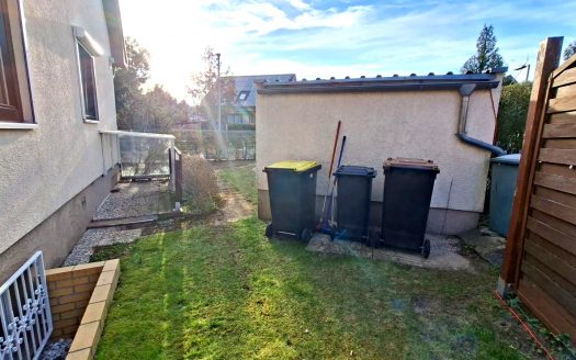 Nähe Köpenicker Str./ Freistehendes Einfamilienhaus mit Vollkeller und Garage