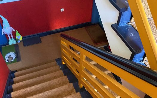 Charmante Altbauwohnung mit Balkon (Ideal für 2-3er Studenten-WG)