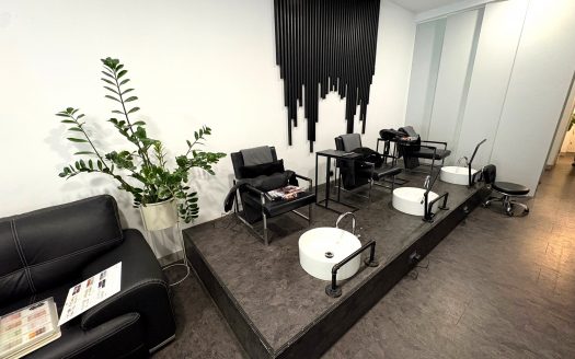 Nagel-/Kosmetik-/Friseurstudio Nähe Adenauerplatz (Übernahmekosten erforderlich)
