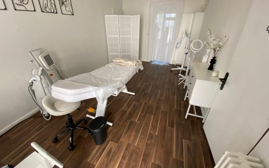 Gewerbeladen inkl. Ausstattung – (z.Zt.Kosmetikstudio- geeignet auch als Nagelstudio/Büro-Praxis, Friseur, Spätkauf etc
