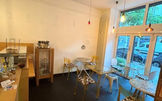Café-Restaurant mit Vollküche zu attraktiven Konditionen abzugeben