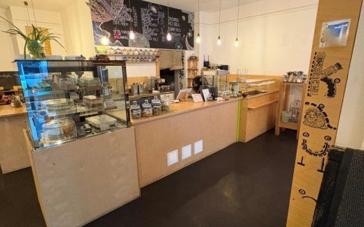 Café-Restaurant mit Vollküche zu attraktiven Konditionen abzugeben