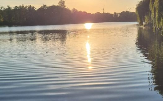 Traumlage am See / Baugrundstück in direkter Wasserlage (Bauvorbescheid liegt vor)