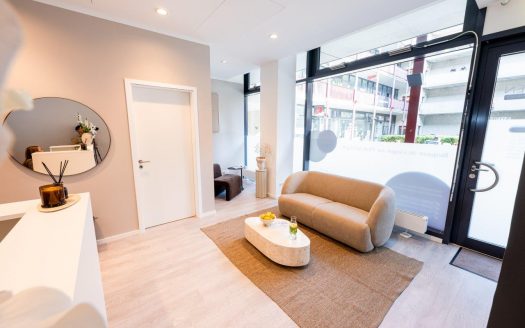 Bergmannkiez/ Top Gewerberäume im EG mit Schaufenster (Praxis mit 3 Behandlungsräumen)
