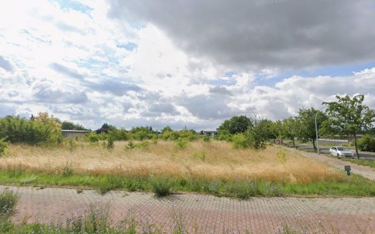 Seelow/ Gewerbegrundstück in verkehrsgünstiger Lage (Halle/Container/Autohandel etc.)