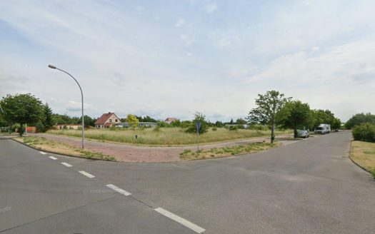 Seelow/ Gewerbegrundstück in verkehrsgünstiger Lage (Halle/Container/Autohandel etc.)