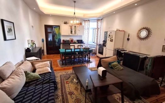 City-Wohnung im Schiller-Kiez/ modernisierte Altbauwohnung mit EBK, Duschbad u.abgez.Dielen